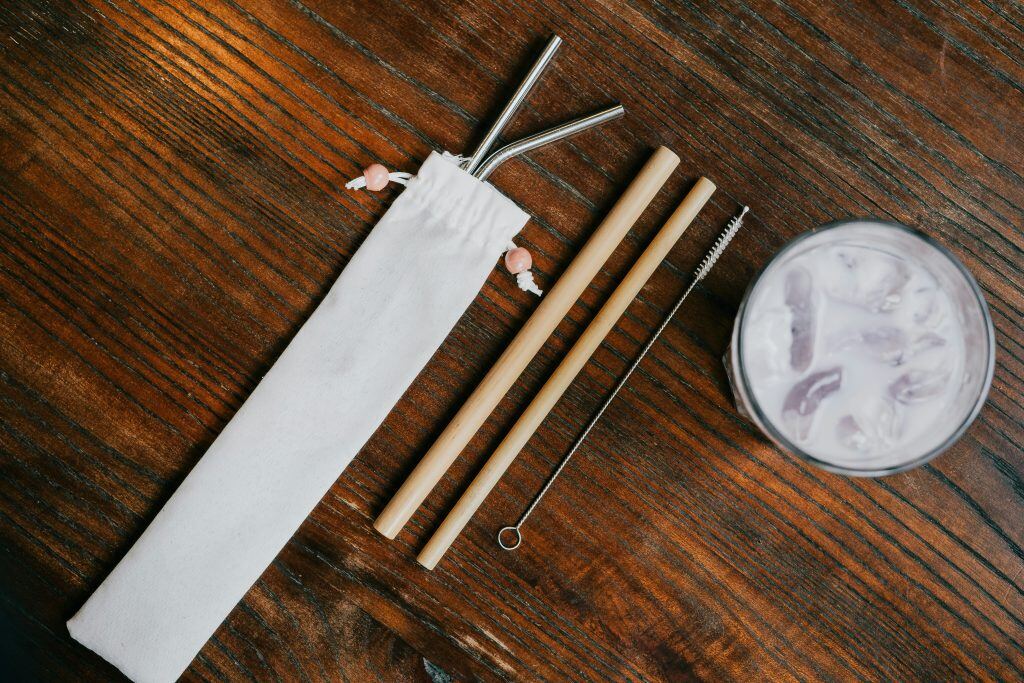steel straws, an example of a holiday gift for clients.